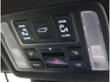 両側パワースライドドア付きだから、狭い駐車スペースなどでの 乗り降りラクラク!小さなお子さまのいるご家庭には嬉しい装備。