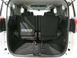 U-Carの販売だけでなく自動車保険、携帯電話の販売も行っております。