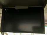【12.1型フリップダウン】大画面モニターで後席でもエンタメをお楽しみいただけます。家族や友人とお出かけする機会が多い方に大人気です♪