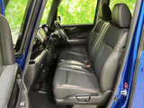 運転しやすいように考えられたシート形状。サポート力も高く、長時間の運転でも疲れにくいでしょう。