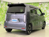 スタイリッシュなリアデザインが特徴的。テールランプが後続車への視認性を高めます。