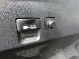 災害時にも安心。家庭用電化製品が使用できるAC100V、1500Wのコンセント付きです。