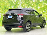 リアビューも洗練されたデザイン。安定感のあるフォルムで、運転に安心感をもたらします。都会の街並みにも自然にも溶け込むスタイリングです。