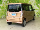 スタイリッシュなリアデザイン。視認性の高いテールランプで、安全な運転をサポートします。日常使いに便利なコンパクトさも魅力です。