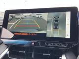 狭い場所での運転も安心。バックモニターで後方を確認し、安全に駐車できます。ガイドライン表示で、より正確な駐車をサポートします。