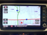 ダッシュボードに自然に溶け込むようにデザインされた純正メモリーナビゲーション。