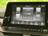 使いやすいインターフェースが、快適なドライブをサポートします。直感的な操作で様々な機能を使いこなし、安全で楽しいカーライフを実現します。
