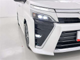 フォグランプ装着車です。暗い夜道の車両前方を明るく照らします