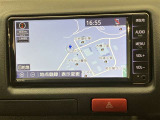 純正ナビを装備。タッチパネル式で使いやすく、お出かけもラクラクです。