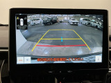 後方確認はお任せ! リアカメラ装備でバック駐車をサポートします。
