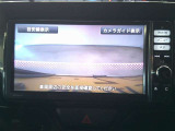 バックモニター付き。 車両後方の映像が画面に表示されるので、車庫入れが苦手な人も安心です。ただし、目視確認もお忘れなくお願いいたします。