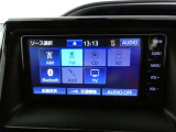 【オーディオ選択画面】AM/FMの切替や、交通情報もこちらの画面から選択できます。