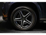 メルセデスの認定中古車「サーティファイドカー」では、万一お車が故障した場合も、ご購入後1年間もしくは2年間※は走行距離にかかわらずメルセデス・ベンツ正規サービスネットワークで無料修理いたします