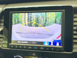 【バックカメラ】駐車時に後方がリアルタイム映像で確認できます。大型商業施設や立体駐車場での駐車時や、夜間のバック時に大活躍!運転スキルに関わらず、今や必須となった装備のひとつです!