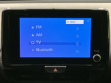 ラジオ、CD、Bluetoothなど、多彩な音源に対応。お好みの音楽で、快適なドライブをお楽しみいただけます。使いやすいインターフェースも魅力です。