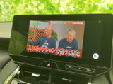 停車中にテレビや動画を楽しめる機能。長距離移動の待ち時間や休憩時間に、リラックスできます。快適な車内時間を過ごせます。