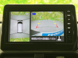 駐車時の安全をサポートするバックモニター。狭い場所でも安心して後退や車庫入れができます。後方の状況確認を助け、安全運転に貢献します。