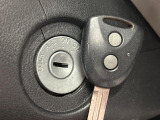 【キーレス】少し離れた場所からでもボタン一つでドアの開錠・施錠ができるのでとっても便利!ドアの鍵穴周りに傷をつけることもありません♪