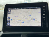 鮮明な画面表示で、目的地までスムーズなナビゲーションをサポート。道に迷う心配なく、快適なドライブを楽しめます。お出かけの計画も立てやすくなります。