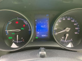 視認性の高いメーターで、運転に必要な情報をしっかり確認できます。走行距離や速度など、クルマの状態をひと目で把握できます。安全運転をサポートします。