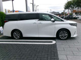 自動車保険も取り扱っております。この機会に保険を見直しましょう。