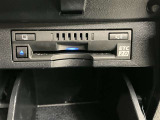 高速道路で便利な【ETC2.0】を装備しています。光ビーコン搭載で渋滞情報などナビゲーションと連動することで機能も充実いたします。他、観光施設に立ち寄るための高速料金割引サービス等もございます。