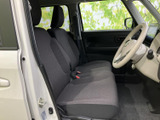 運転席は、ゆったりと座れるシートで快適。シンプルなデザインでありながら、必要な機能はしっかりと備わっています。運転に集中できる空間です。