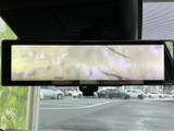 視認性の高いメーターで、運転に必要な情報を的確に把握できます。運転に集中できる、シンプルなデザインです。