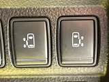 【両側パワースライドドア】スマートキーや運転席のスイッチで後席両側スライドドアの開閉が可能♪電動だから力を入れてドアを開ける必要が無く、小さなお子様でも簡単に開け閉めでき快適です♪