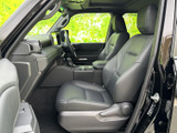 運転席からの視界は良好。操作性も高く、運転しやすい環境が整っています。安全運転をサポートする機能も充実。