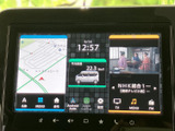 ナビゲーションとTVを同時に表示できるので、長距離ドライブも快適。旅の計画もスムーズに進められますね。