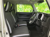運転席からの視界は広く、運転しやすい環境。シートの座り心地も良く、長距離ドライブでも快適に過ごせます。