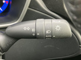 操作しやすいウインカーレバーは、安全な車線変更をサポートします。直感的に操作でき、スムーズな運転をアシストします。