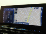 メーカー装着の12.3インチSDナビを装備しております。