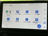 使いやすいインターフェースで、快適なドライブをサポート。各種機能が直感的に操作でき、スムーズなカーナビゲーションやオーディオ体験を実現します。
