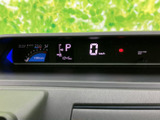 運転に必要な情報をひと目で確認できます。視認性の高いデザインで、安全運転をサポートします。