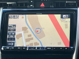 高精細な地図表示で、目的地まで迷わずアクセス。渋滞情報もリアルタイムで確認でき、スムーズな移動を支援します。ドライバーに安心感を与える機能です。