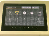 多彩な再生方法に対応し、快適なドライブをサポート。CDやラジオに加え、USBやBluetooth接続も可能です。長距離移動も飽きさせません。