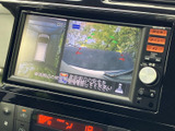 バックモニター付きで、狭い場所での駐車も安心です。安全確認をサポートし、スムーズな運転をアシストします。