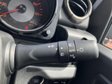 操作しやすい位置に配置されたウインカーレバー。スムーズな操作で、安全な車線変更をサポートします。