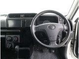 見通しのよいすっきりとした視界で、誰でも運転しやすいです。運転のしやすさは疲れにくさにも繋がりますよ♪