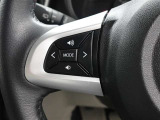 ステアリングスイッチ付き。手を離さずにさまざまな操作が可能です。