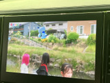 停車中に、家族みんなで楽しめるTV視聴機能。長距離移動も退屈させません。