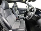 ゆったり室内で運転もしやすいです♪使い勝手の良い配置も考えられています!!