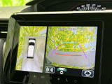 後方の状況を把握しやすく、安全な駐車をサポート。狭い場所でも、スムーズな機動が可能です。