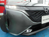 ヘッドライトはLED仕様で、明るく雨の日も安心です!フォグランプも付いています。