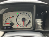 視認性の高いメーター類は、運転に必要な情報を的確にドライバーへ伝えます。安全運転をサポートする頼れる相棒です。