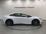 【まるごとクリーニング】シートを取り外し、車内を徹底洗浄。隅々まで丁寧に仕上げています。