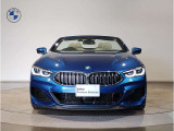 【キドニーグリル】BMWは約90年もの間、ほぼ全ての車両にひと目でBMWだと分かるこの特徴的なフロントグリルが備えられ、デザイン・アイコンとして親しまれてきました。