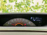 走行距離や各種情報を一目で確認できるメーターパネル。視認性に優れ、運転に集中できます。丁寧な管理により、走行距離も安心できる一台です。